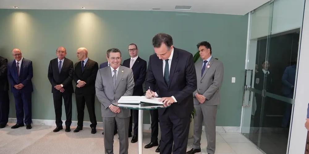 Rodrigo Pacheco assume cargo de ministro no Tribunal de Contas da União