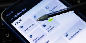 Pix por aproximação deixa de ter teto de R$ 500 conforme novas regras do Banco Central